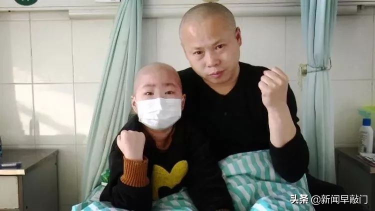 小孩得白血病父亲放弃治疗,父亲得知孩子患白血病