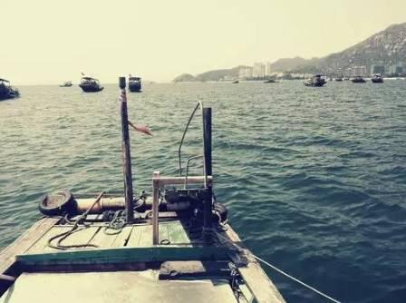 霍英东做了什么?他感动中国,国葬礼遇,港澳顶流人物为他抬棺