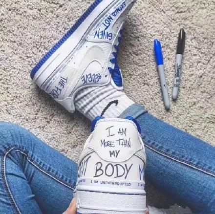 小白鞋烂大街是你没遇到这些款式,小白鞋问什么那么难穿