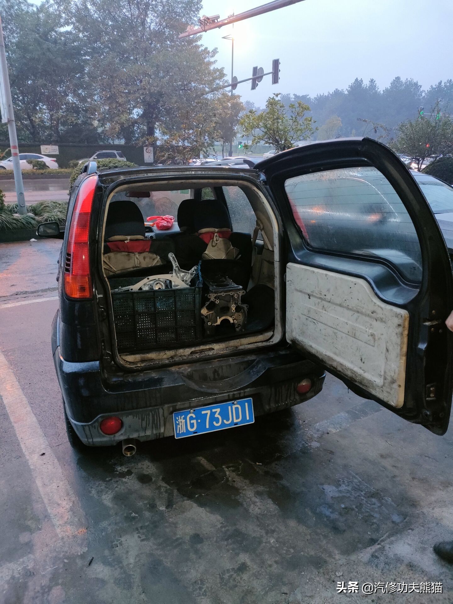 2013款奥迪a4l烧机油怎么解决,奥迪a4l突然全车无电是什么原因