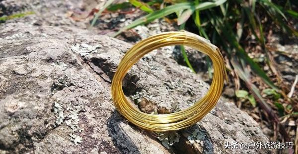 荒野求生手册：怎么制作一个户外求生宝盒edc，具体用法讲解