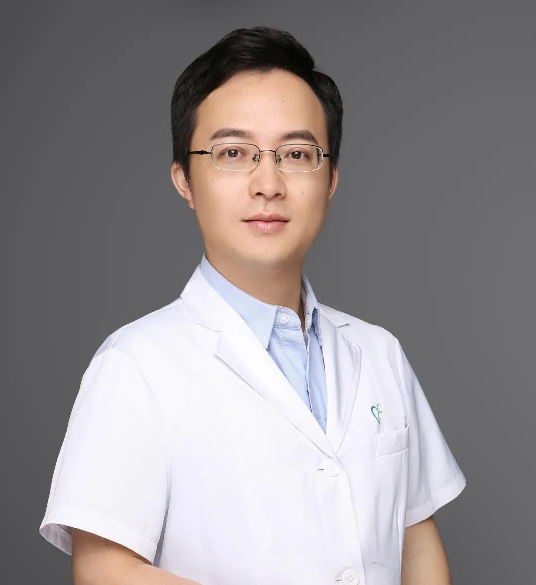 手心汗流不止！随着年龄增长，会好吗？医生：别大意