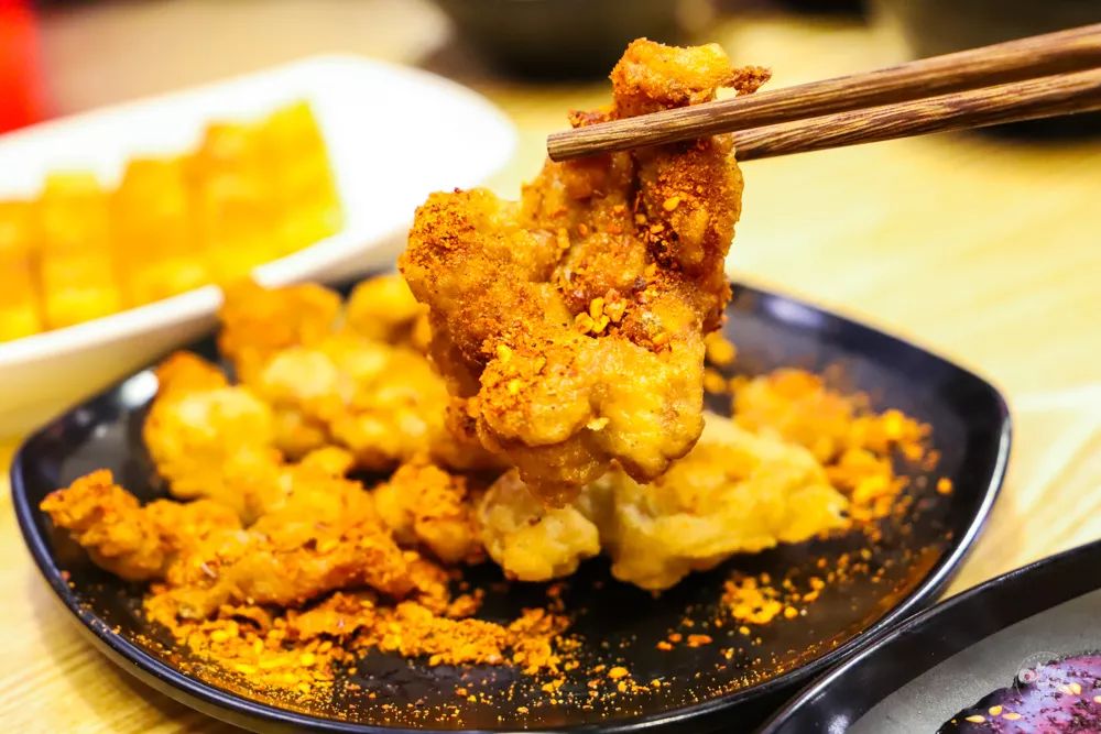 这家国潮网红串串落地襄阳啦，你只管拿串不用涮可以直接开吃