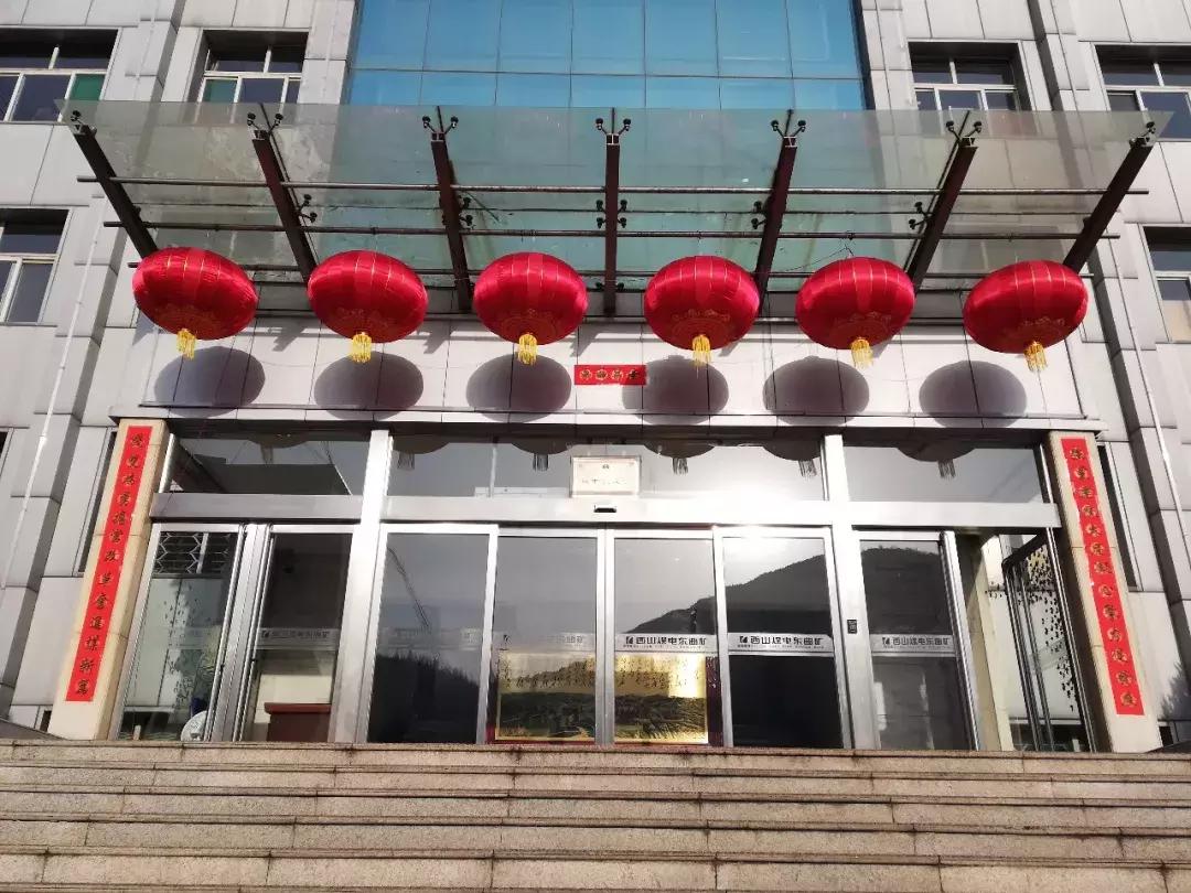 一年一度迎春节送春联活动,年越来越近又到写春联的日子