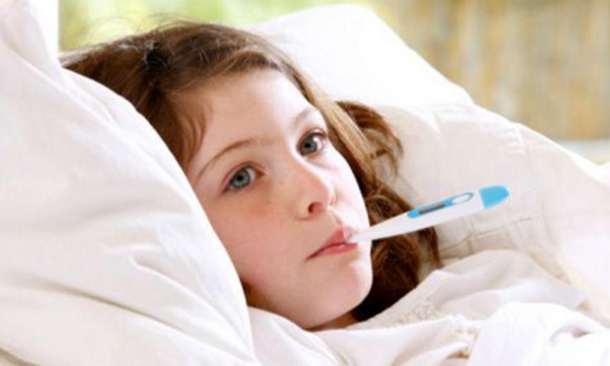 孩子发烧不要慌如何正确降温,晚上孩子发烧最有效的退烧方法