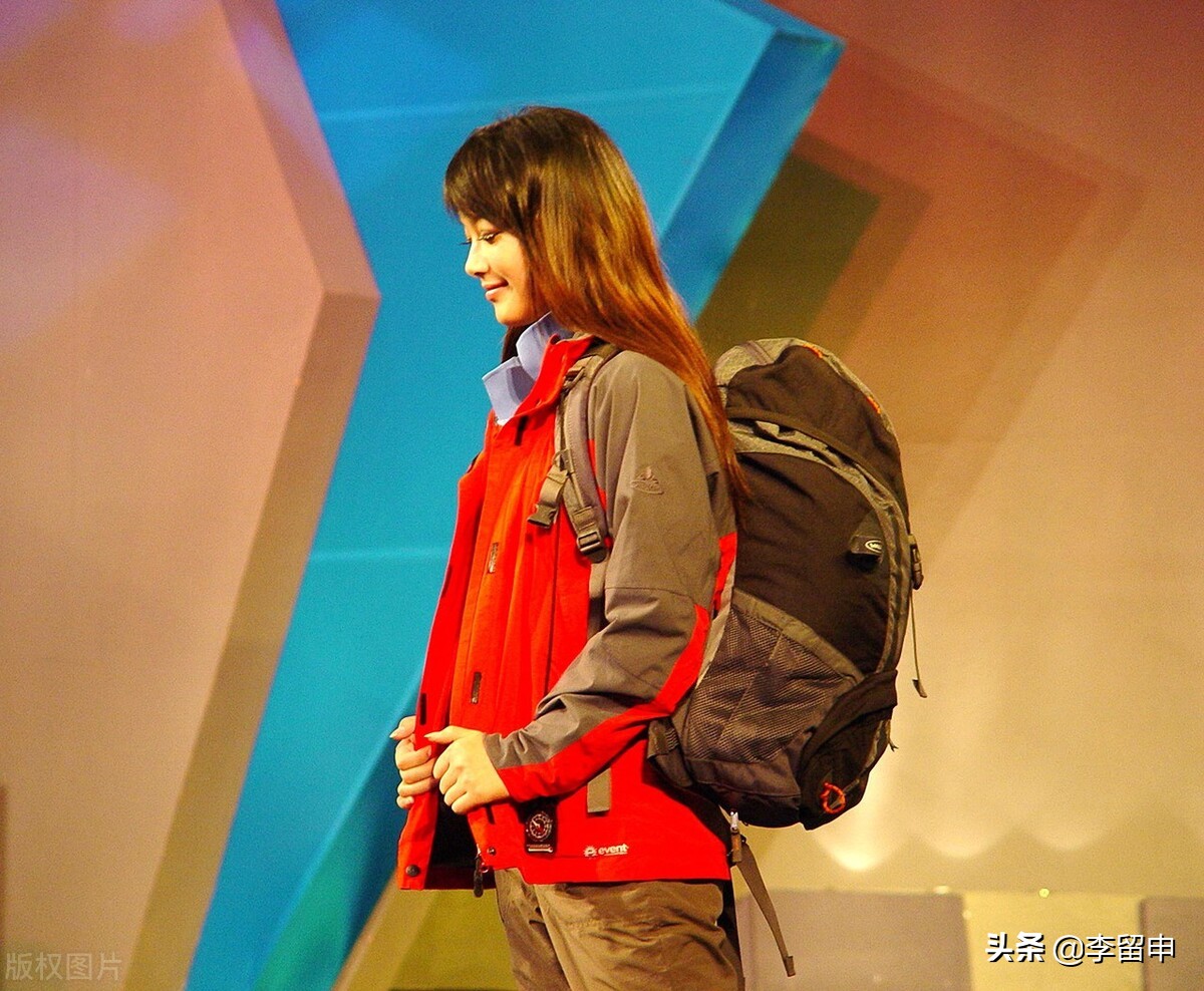 悲喜书包,爱恨交织校园生活