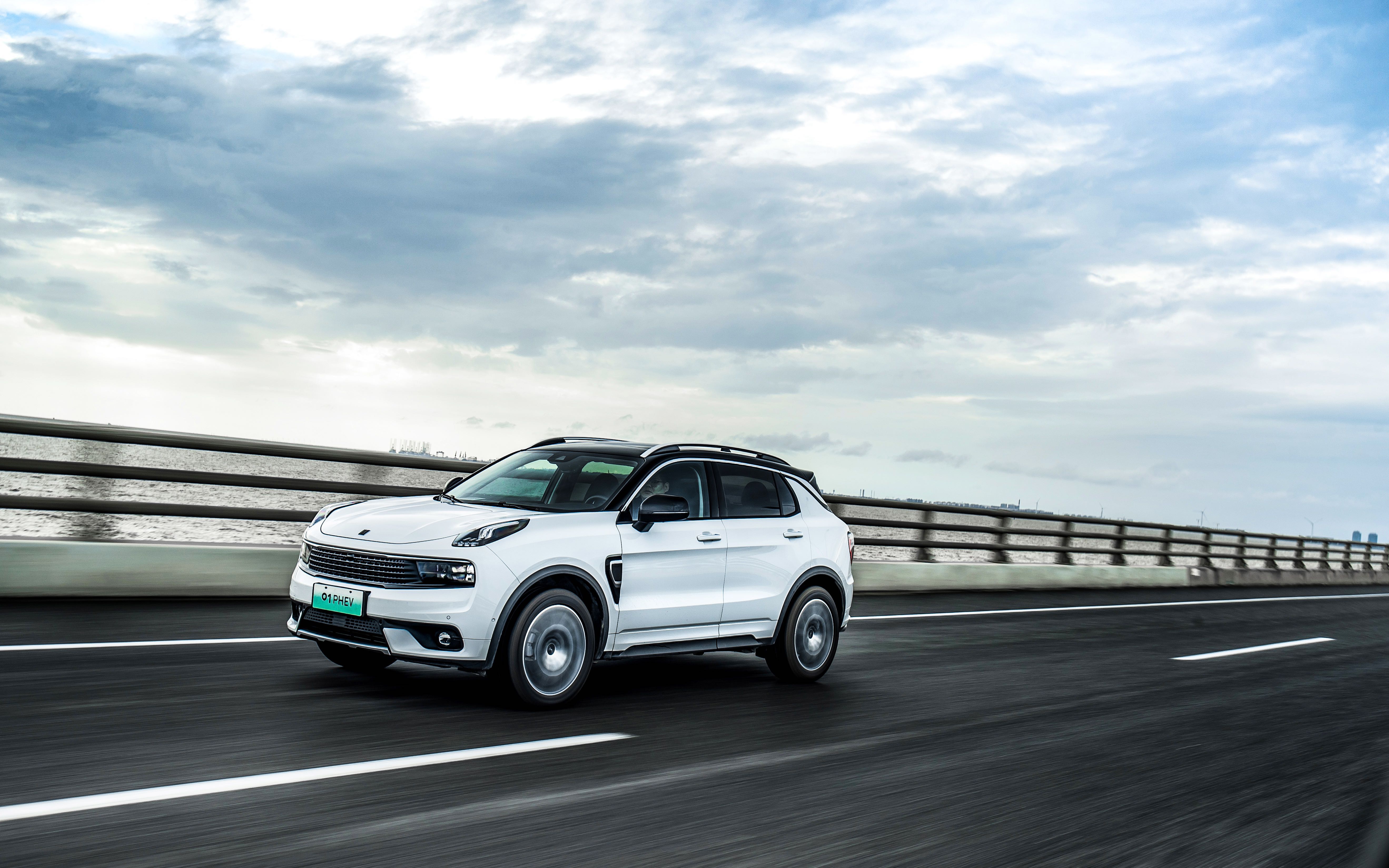 买插电混动suv还是纯燃油车好,买插混车的体验