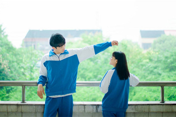 青春期的男孩容易做这4件事，如果没做会很省心，有学霸潜力