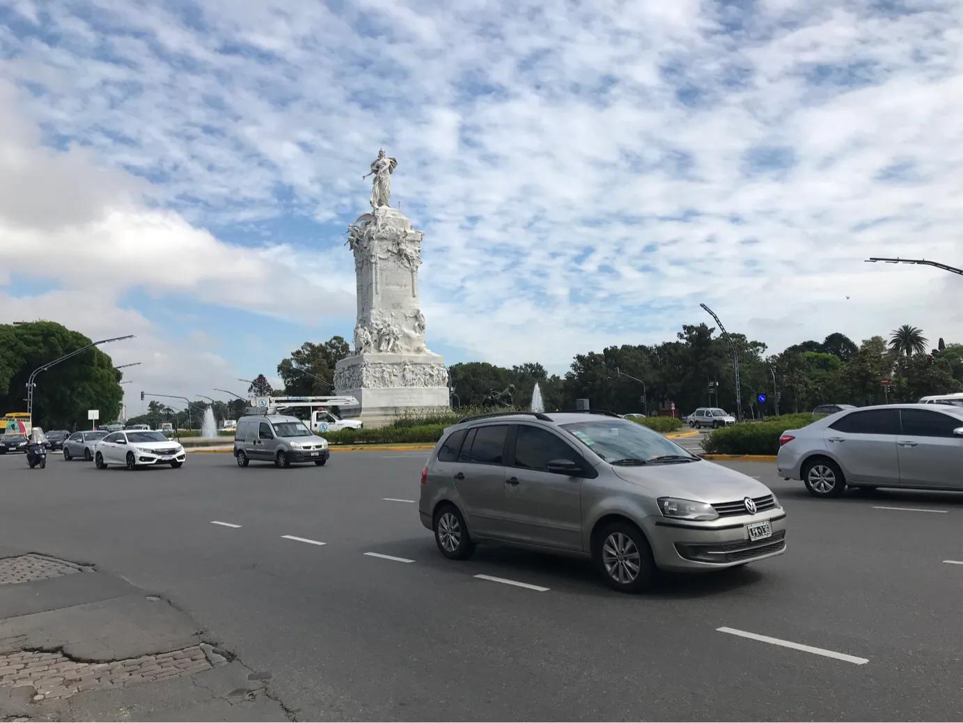 英国单方面宣布疫情结束,英国疫情首相喊话英文版
