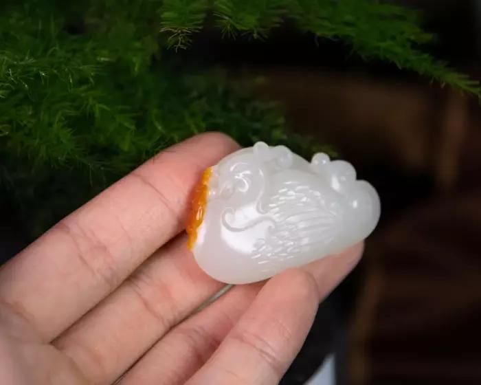 如何区分和田玉山料和籽料,记住这六个鉴别玉的小办法