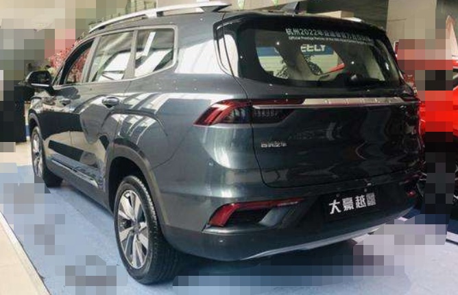 吉利豪越l对比瑞虎8pro混动版,吉利豪越顶配为什么不是at