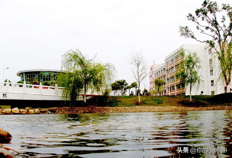 璧ｅ崡甯堣寖澶у闄勫睘涓,璧ｅ崡甯堣寖澶у浣撹偛瀛﹂櫌