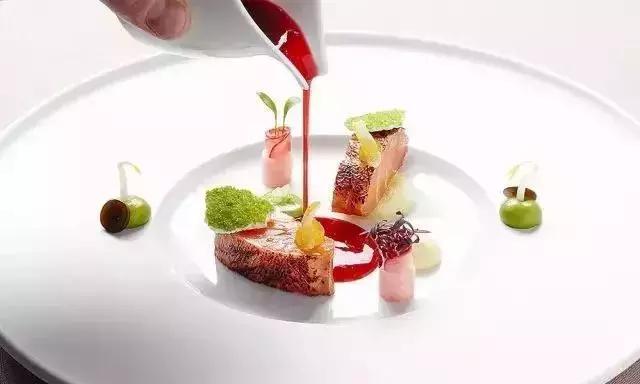 米其林摆盘最豪华的菜,米其林厨师摆盘小技巧