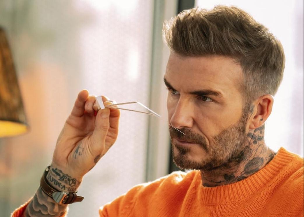 贝克汉姆训练全过程,贝克汉姆和儿子们踢球