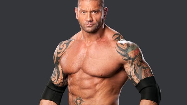 野兽巴蒂斯塔手臂被扭断,野兽巴蒂斯塔被暴打