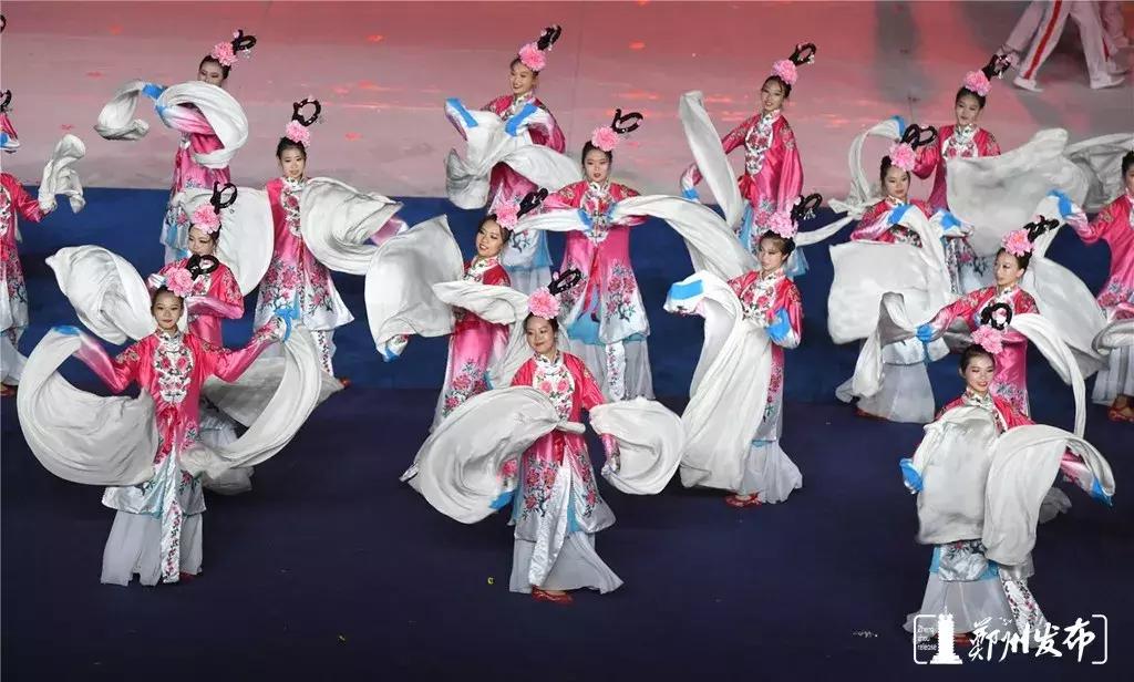 郑州奥体中心震撼场面,郑州奥体中心晚上视频