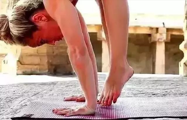 手腕受伤了怎么练肩,手受伤了怎么练瑜伽