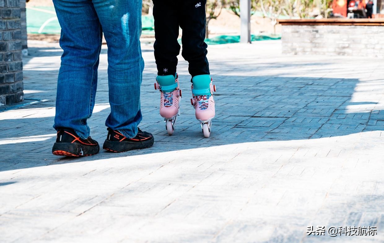 轮滑鞋儿童使用,对儿童最好的轮滑鞋