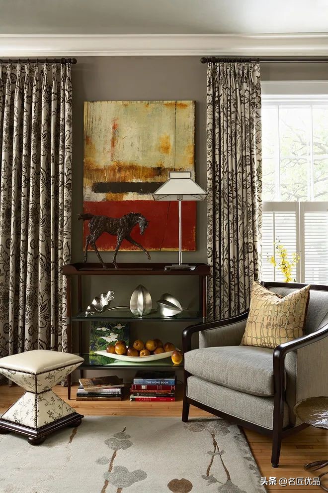 高级灰棕色表现非凡的绅士格调,高级灰棕色成就非凡的高雅格调