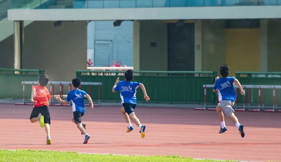 7岁男孩运动能力很差容易摔跤,孩子剧烈运动后真的会猝死吗