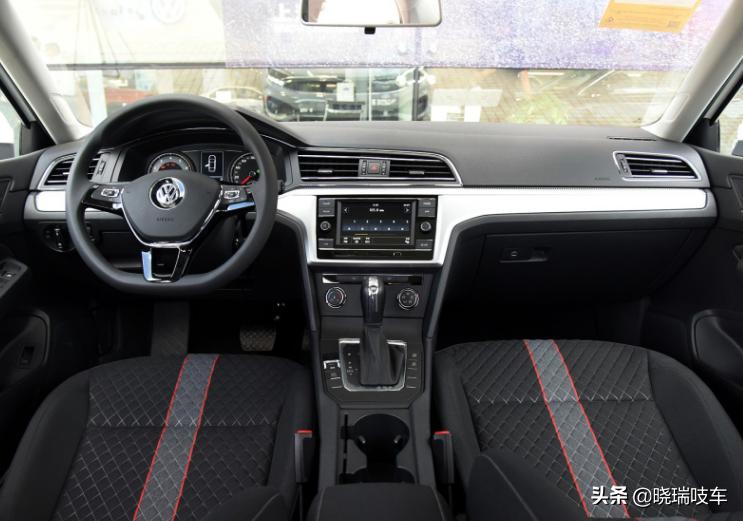 2021改款大众凌渡中配,上市宽体轿跑15年凌渡1.4t风尚