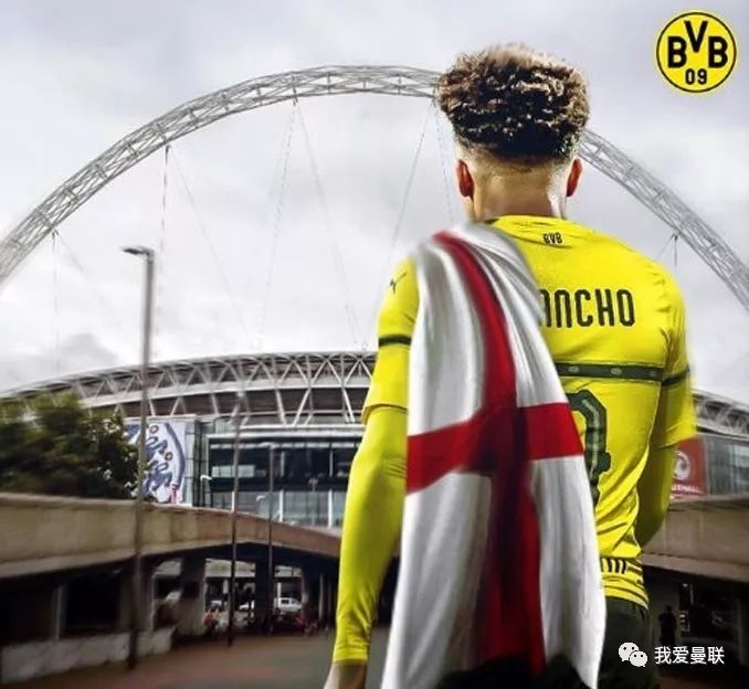 超红飞翼被喊加盟曼联！合影签名笑而不语，被标价1.4亿欧元