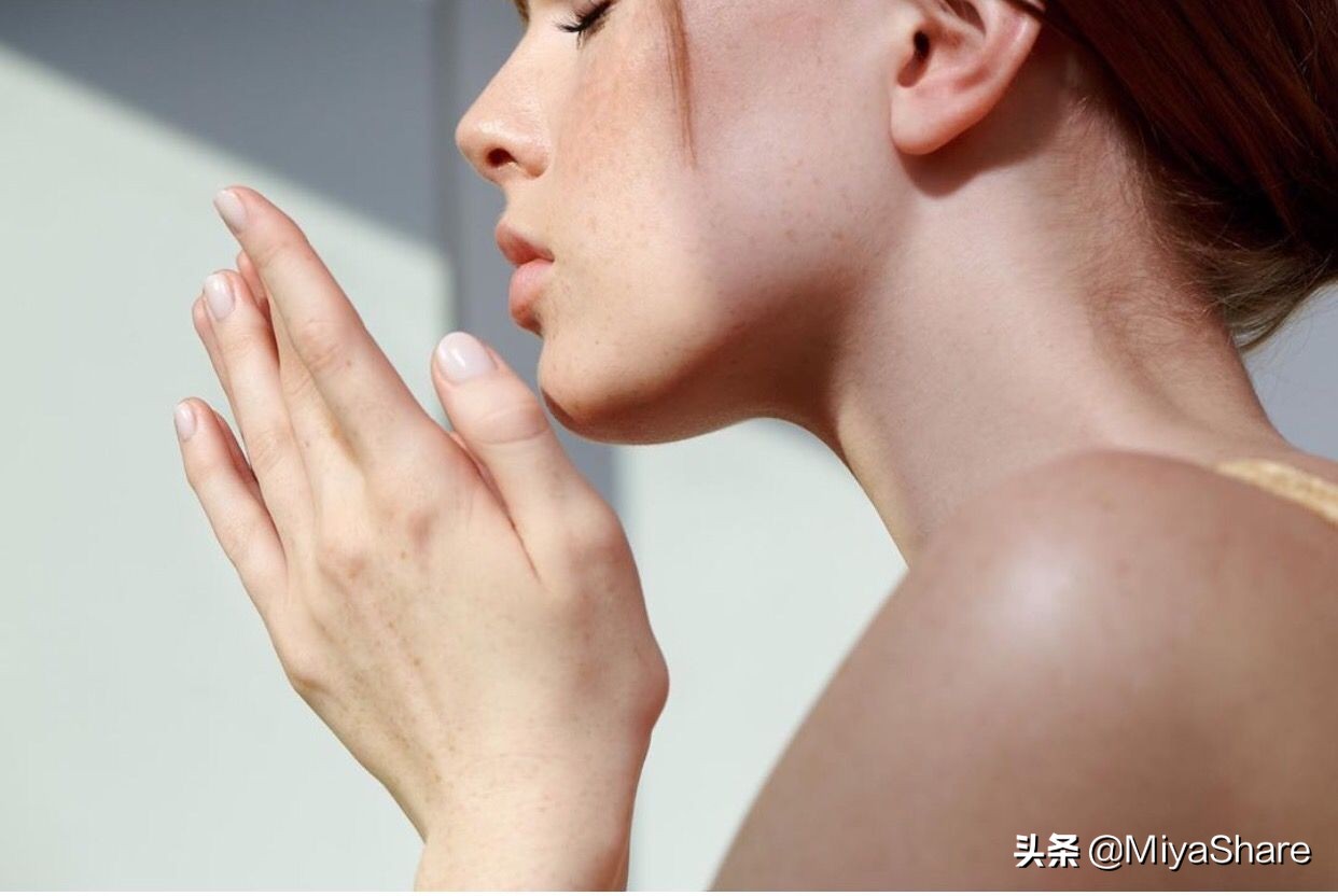 乌童黄宥明,乌童黄宥明抹额