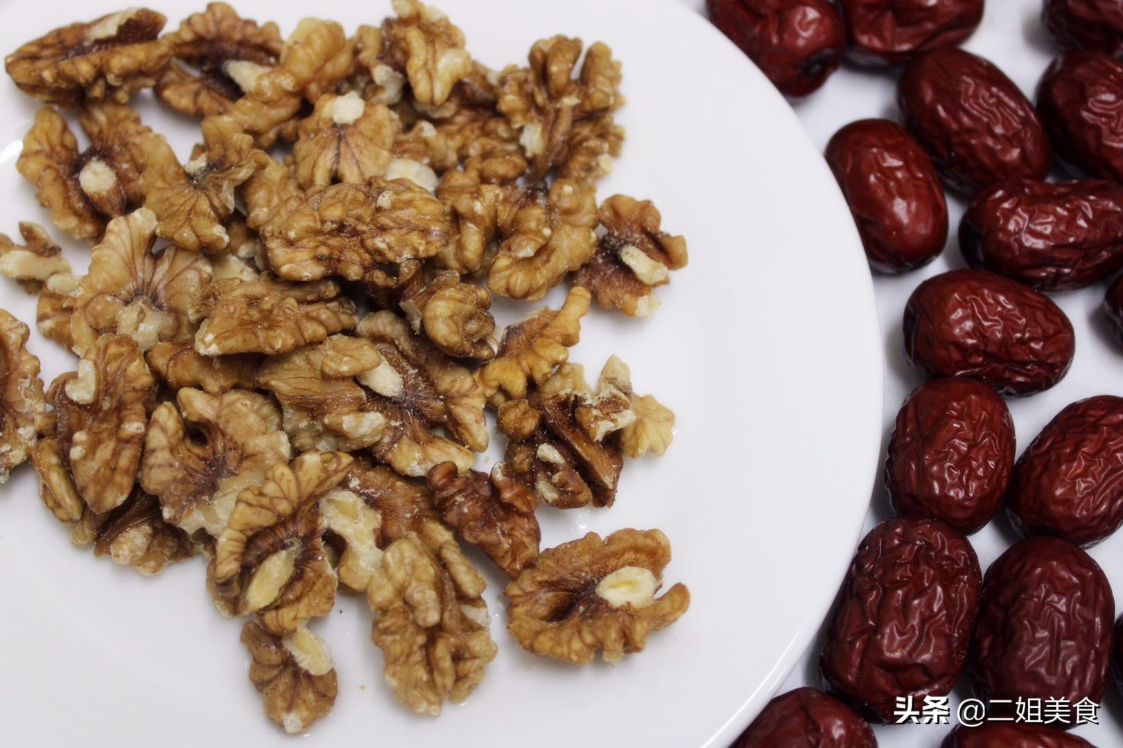 核桃跟红枣的做法,核桃加红枣的做法