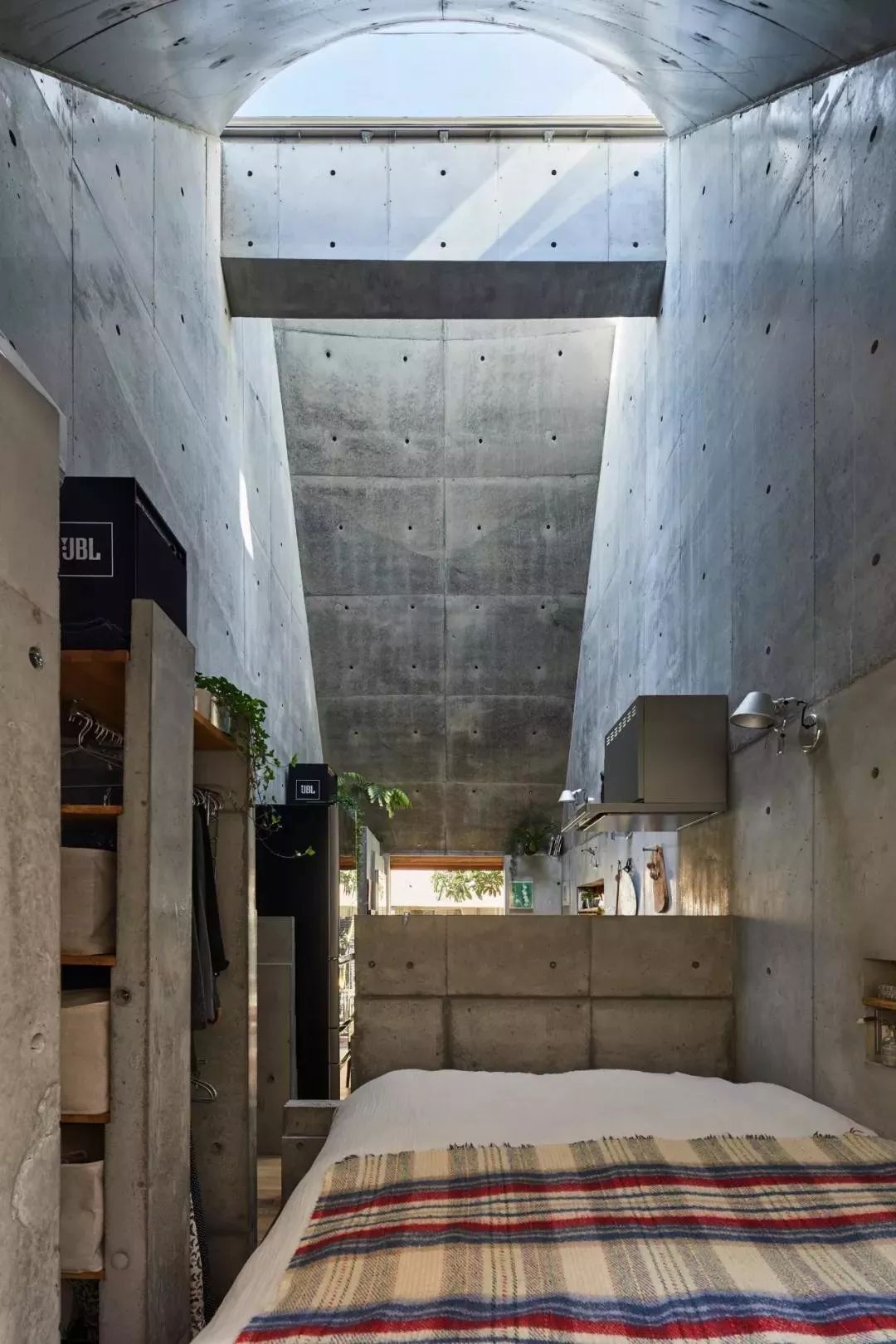 买不起大房子，日本教授为妻子造18m²“豪宅”当生日礼物.......