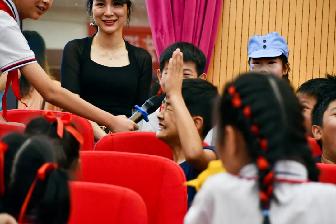 儿童庆祝建党100周年文艺汇演,庆祝建党百年文艺演出儿童合唱