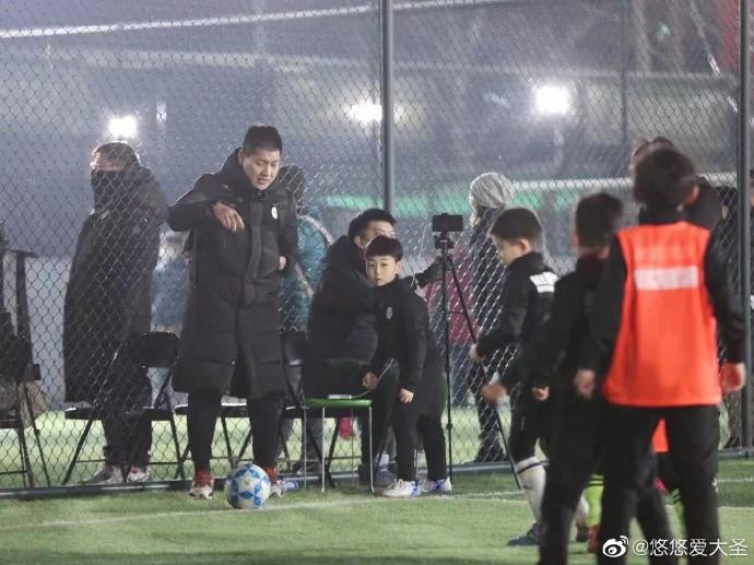 青苗故事|晒娃高级玩家——撑起梦想的“球爹”