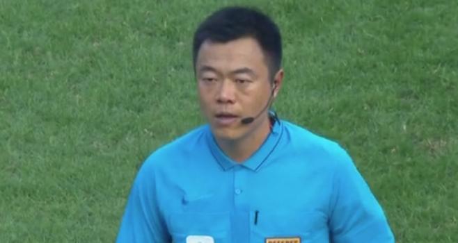 足协杯判罚引爆争议,足协杯决赛三次误判