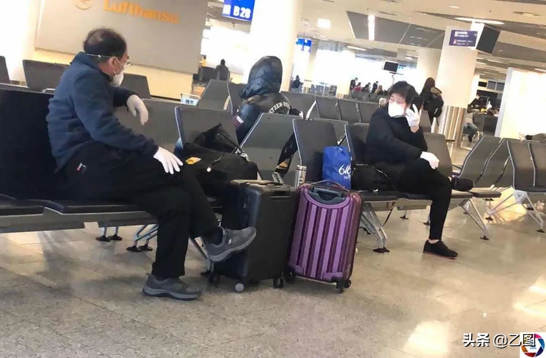 温暖，同胞滞留德国机场后领事馆介入，重测体温后大部分登机回国