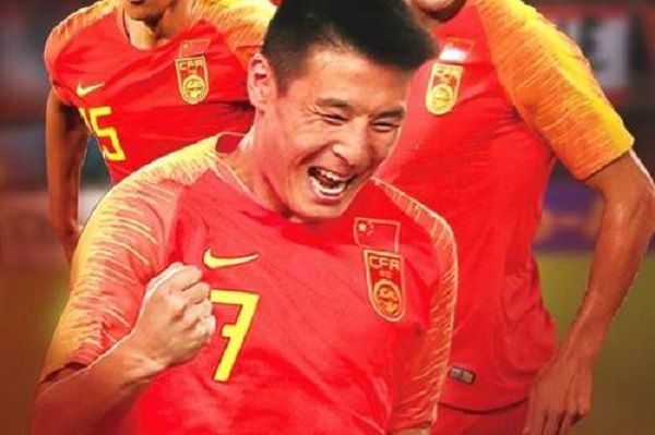 武磊有颗爱国心！他发誓为中国足球贡献力量，曾拒绝在*旗国**上签名