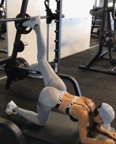 女生一般想紧实臀部做什么动作呢,侧臀部的赘肉锻炼方法