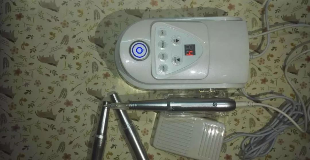 未满18岁感染艾滋告诉父母吗,18岁染上艾滋病