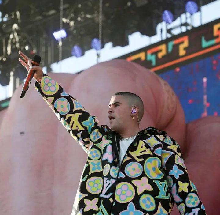 碧梨主打潮牌,碧梨和lisa相比谁更厉害