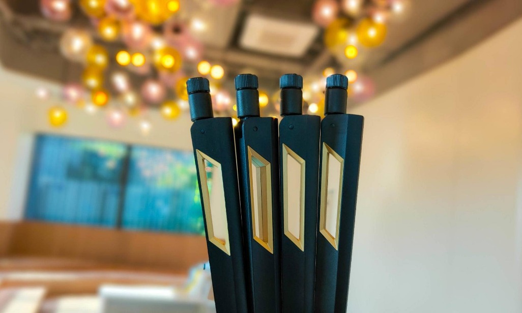 华硕ax68u的5g信号很差吗,华硕ax88u有2.5g网口吗