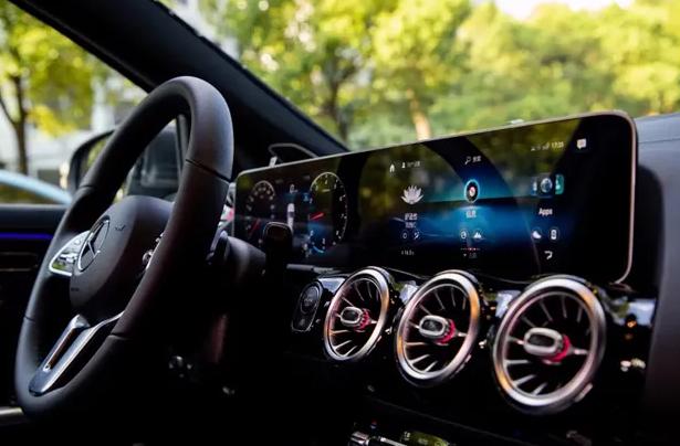 入门即豪华试驾奔驰全新gla200,新款奔驰gla200车型试驾视频