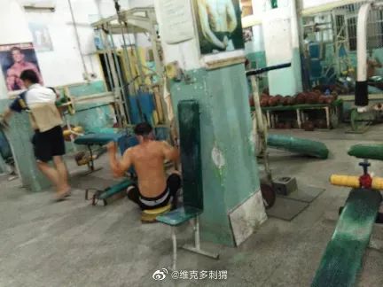 国外笑死人的骚操作,外国网友骚操作