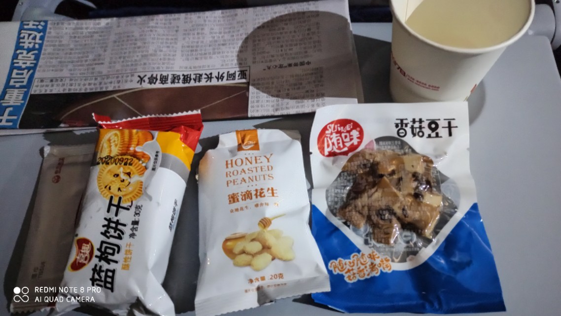 川航名不虚传飞机餐真的很好吃,川航催人泪下