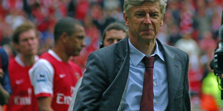 阿森纳致敬温格,温格立像