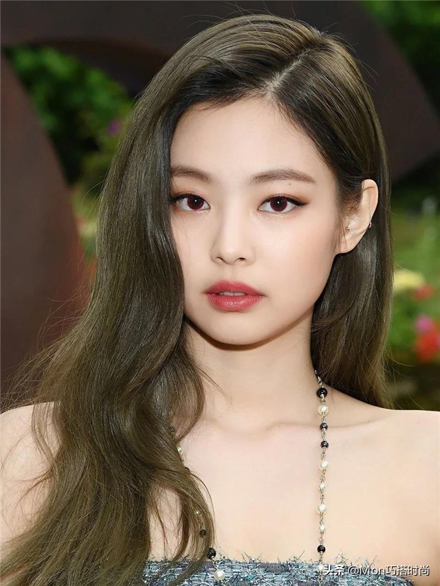 脸圆的女生怎么化妆,长脸女生如何显脸圆