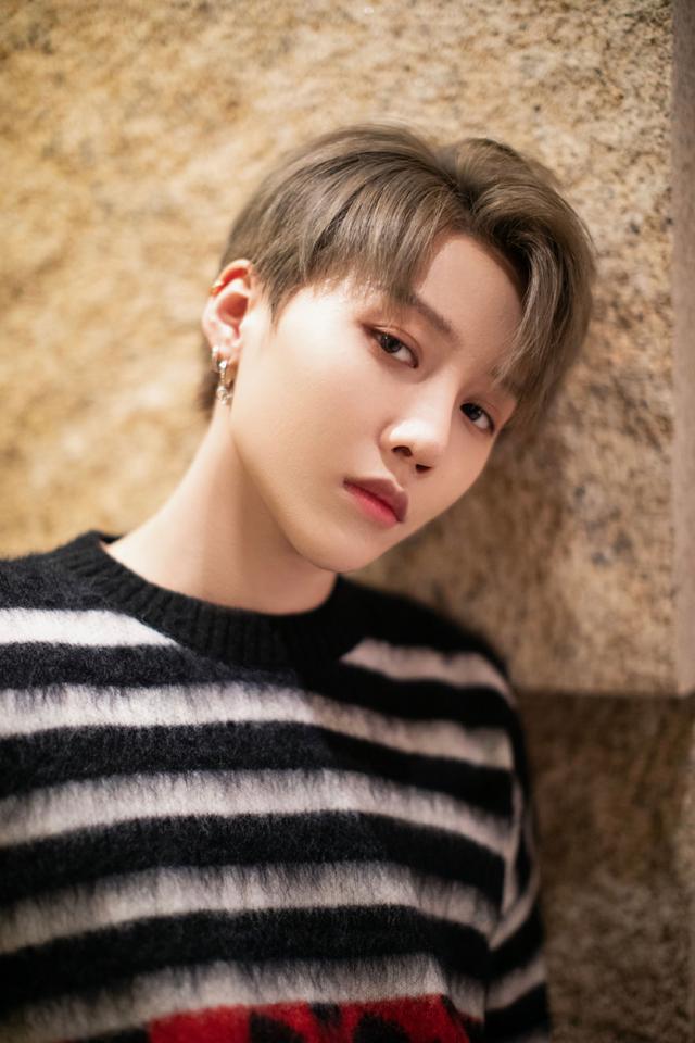 什么颜色的奶茶色好看又显白,染什么颜色显白减龄奶茶色