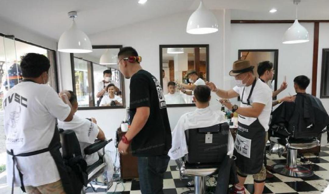 小伙开理发店挣钱,小伙子开理发店亏十几万