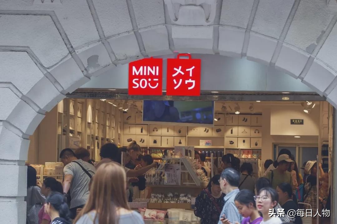 名创优品第一次美股上市,名创优品出国