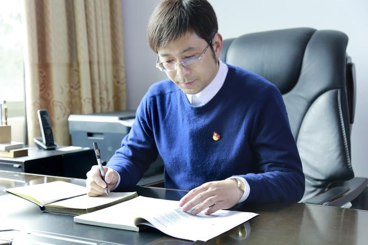 校长对全体师生提出新学期的希望,十位校长新年愿望