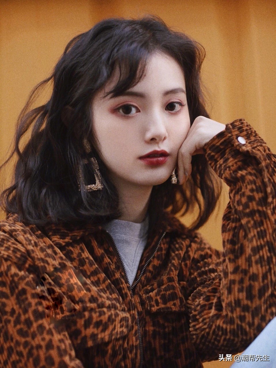 羊毛卷好看显气质有几款,今年流行什么半烫梨花卷