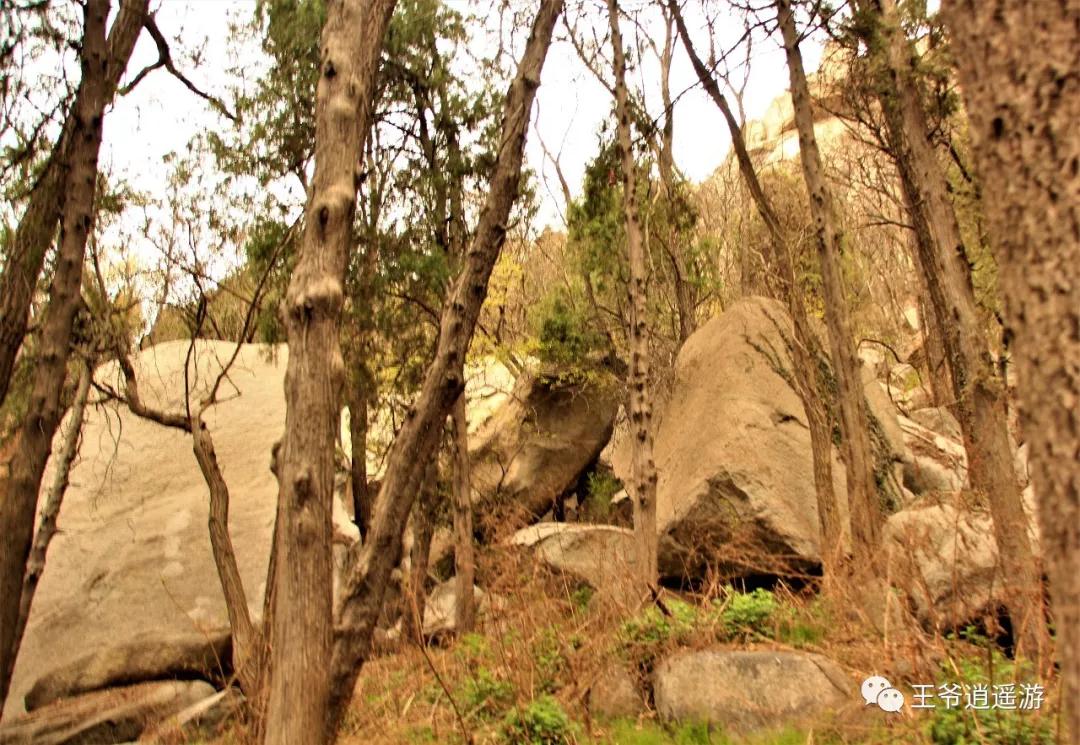 邹城峄山石头怎么形成的,峄山的石头是怎么形成