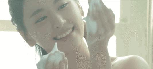 日本COW“泡泡机”沐浴液，起泡绵密好比“鲜奶油”！自带体香！